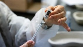 Covid, tornano i vaccini: chi deve fare la quinta dose