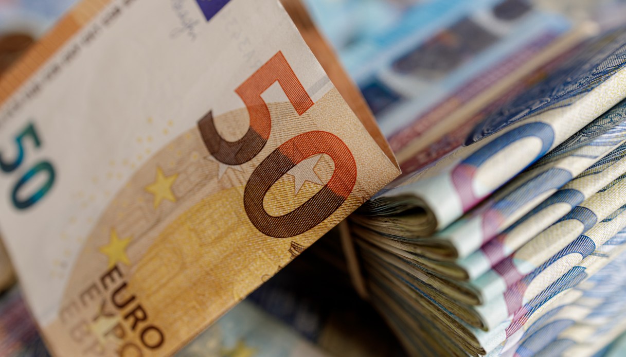 Euro, 376mila banconote false: i tagli più contraffatti, come vederli