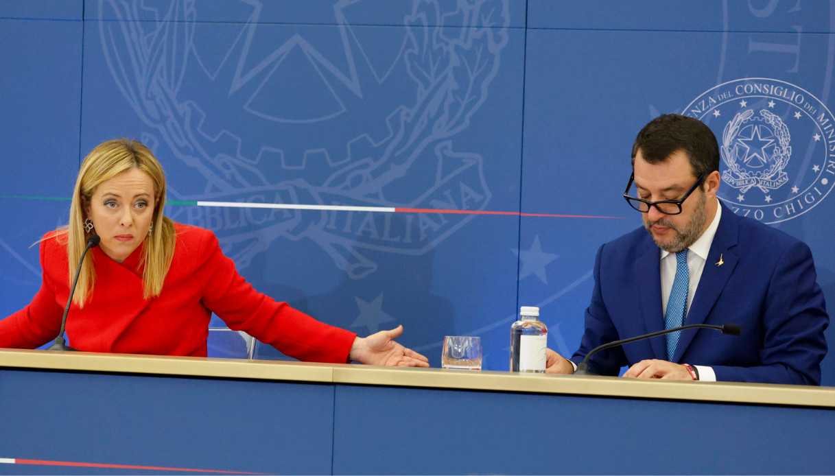 Benzina e diesel, prezzi pazzi: colpa del governo o dei distributori? Ora si teme l’effetto valanga