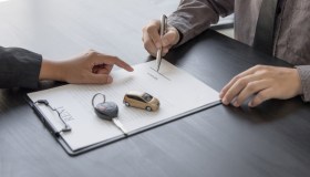 2022 nero per le auto: cosa sta succedendo (anche alle elettriche)