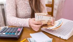 Stipendi bassi in aumento: i nuovi importi nella busta paga 2023