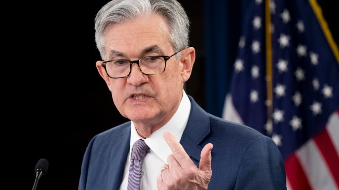 FED, Powell sui tassi: rallenta inflazione, ma quest’anno “poco probabile tagli”