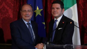 I deputati che si sono alzati lo stipendio