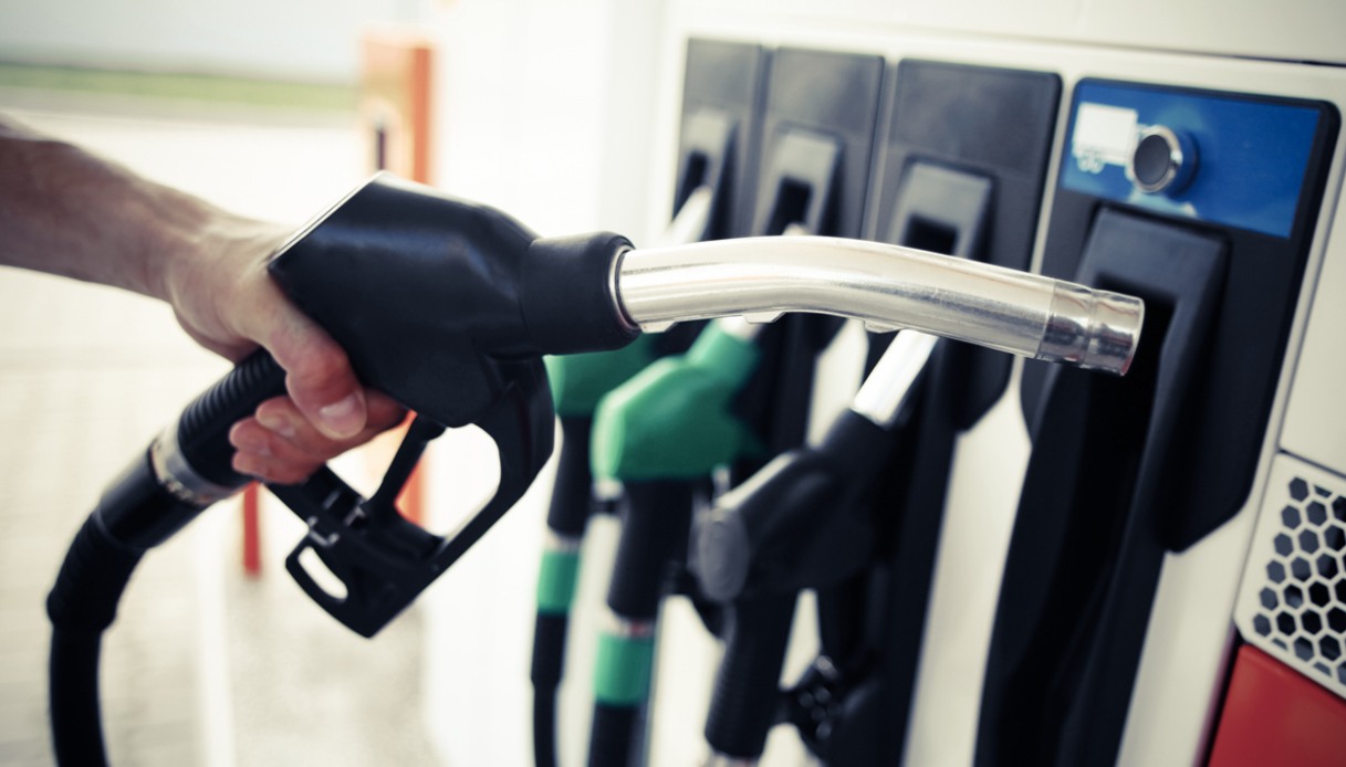 Benzina, altri rincari in arrivo? Cosa succede dal 5 febbraio