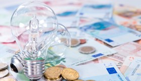 Contributi contro il caro bollette, istruzioni e scadenze