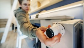 Scuole al freddo e lezioni al gelo, cosa sta succedendo in Italia