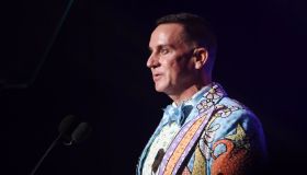 Jeremy Scott e il saluto finale a Moschino