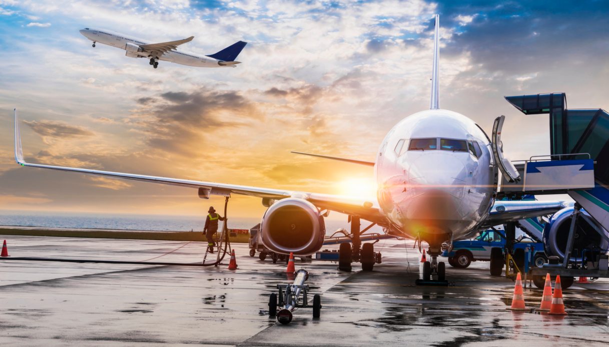 A Pasqua è caro biglietti aerei: a quanto ammonta l’aumento