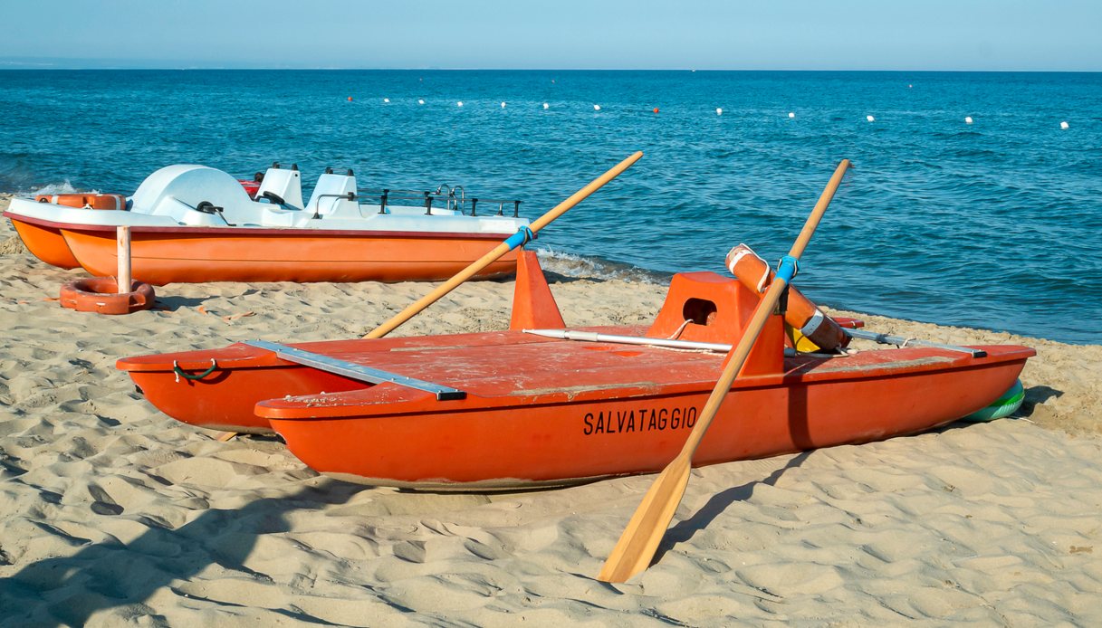 Estate 2023, fioccano i divieti: spiagge a numero chiuso