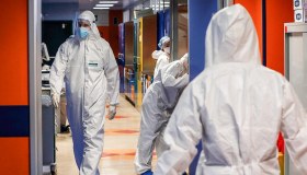 Allarme super batteri: 10 milioni di morti nei prossimi anni