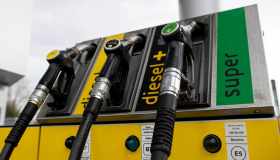 Benzina e diesel, prezzi giù: dove costa meno
