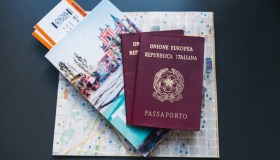 Attesa passaporto infinita, dove volare senza: extra UE