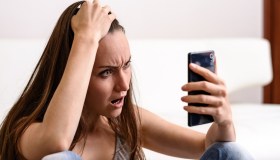 È tornato lo zombieing: cos’è e come reagire