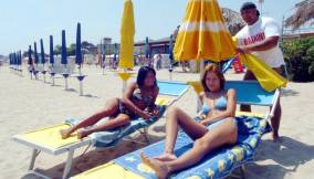 VACANZE: OMBRELLONI CHIUSI, -1 MLN ITALIANI IN SPIAGGIA