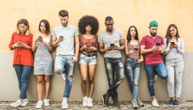 Cosa sono i “dumb phone”: perché la Gen Z li adora