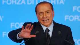 Forza Italia, via a sorpresa il tesoriere fedelissimo di Berlusconi