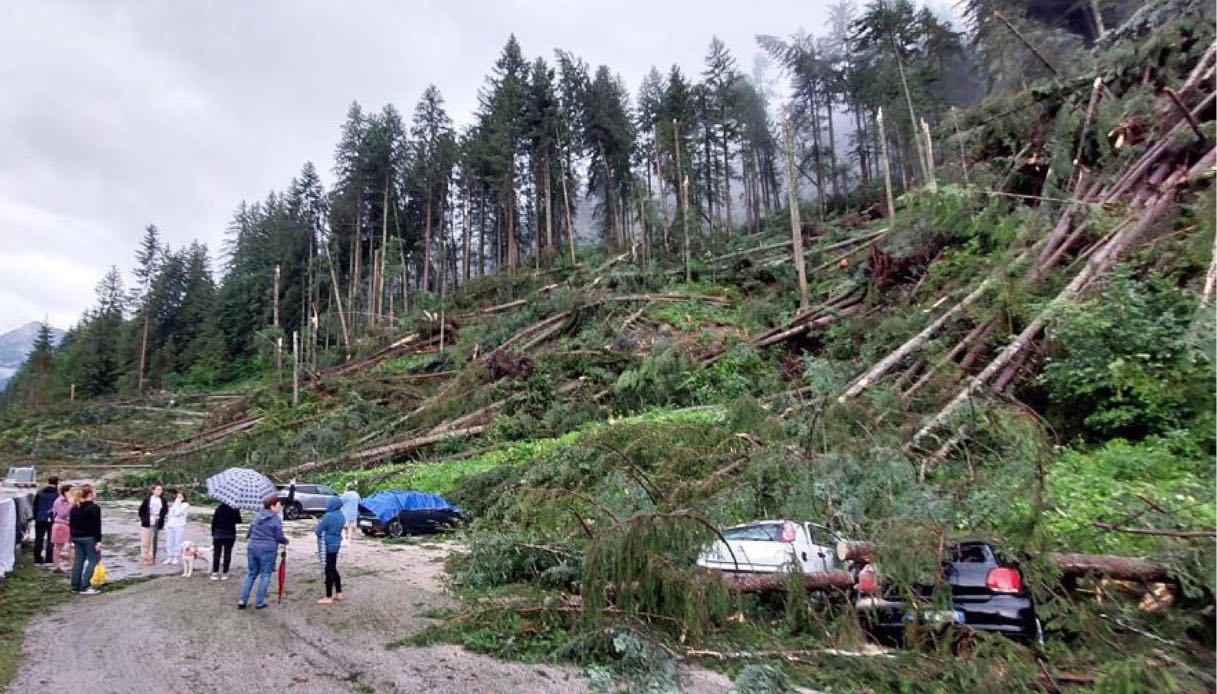 Stato d'emergenza in Veneto, bufera e danni: cos'è il downburst