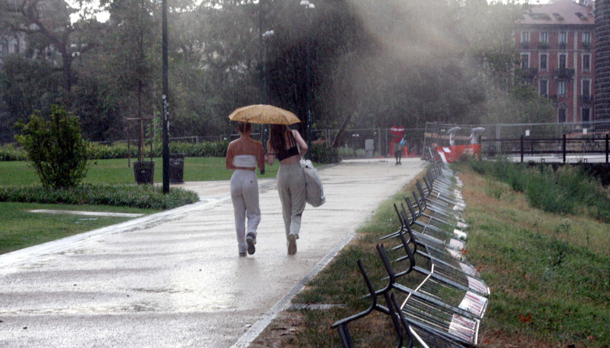 Il ciclone Poppea diventa uragano, di nuovo pioggia e grandine
