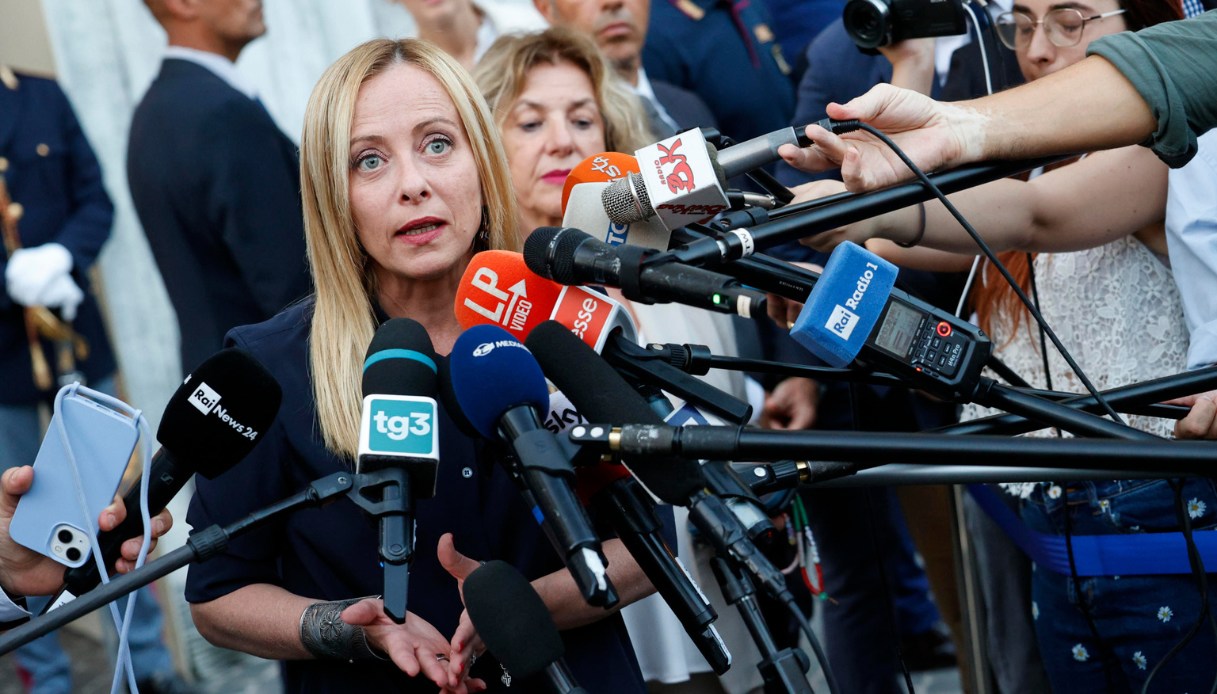 Con la crisi del Canale di Suez gli italiani rischiano di spendere oltre 400 euro in più all’anno