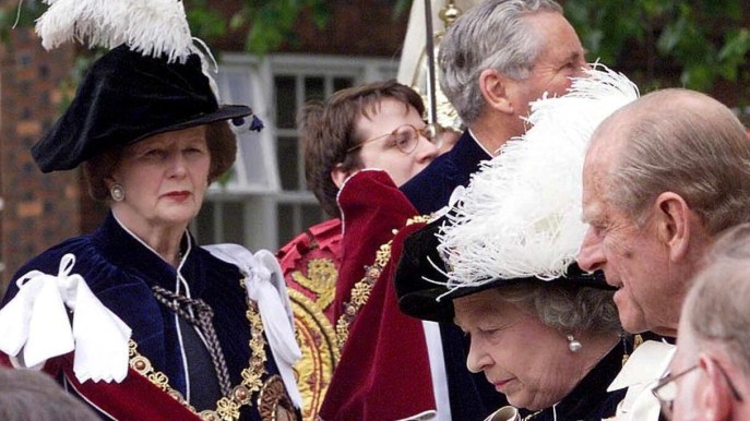 Perché Margaret Thatcher è detta Iron Lady: il rapporto con la Regina Elisabetta