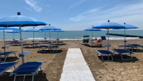 Vacanze salatissime, dai lettini al cibo: ecco tutti i super aumenti