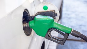 La stretta Ue sugli e-fuel, dovranno essere 100% carbon neutral