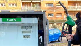 In arrivo un bonus benzina da 150 euro: a chi spetta