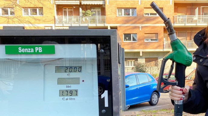 In arrivo un bonus benzina da 150 euro: a chi spetta