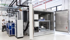 Stellantis guarda al futuro delle batterie grazie al nuovo Technology Center