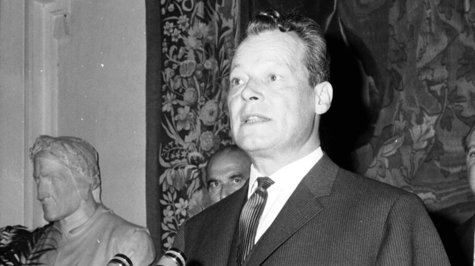 Willy Brandt, il Cancelliere tedesco inginocchiatosi al Memoriale della Shoah