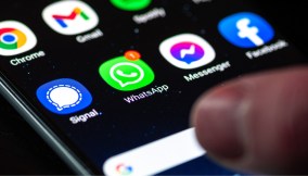 Licenziato per essere uscito dal gruppo WhatsApp di lavoro: il caso