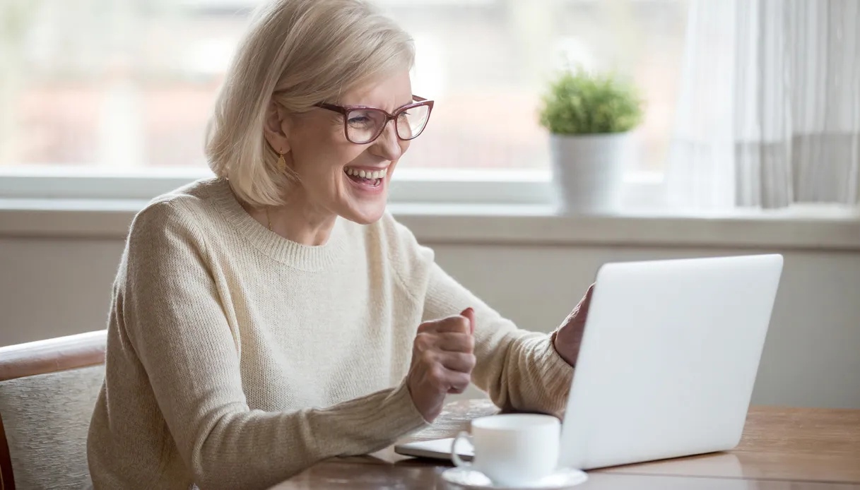Pensioni, spunta la novità dell’Ape Donna: via già a 61 anni