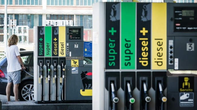Benzina, gli aumenti non si fermano: prezzi verso livelli record