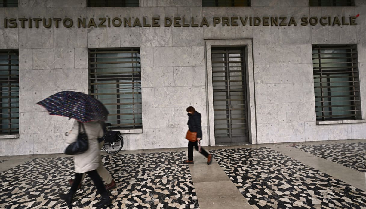 Pensioni, tagli a 700mila statali: quali figure prenderanno meno