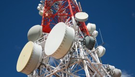 Svolta per TIM: CdA approva cessione rete a KKR. L’ira di Vivendi e Merlyn