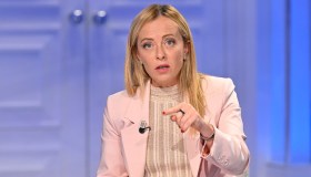 Meloni cambia idea: aumenta la tassa di successione