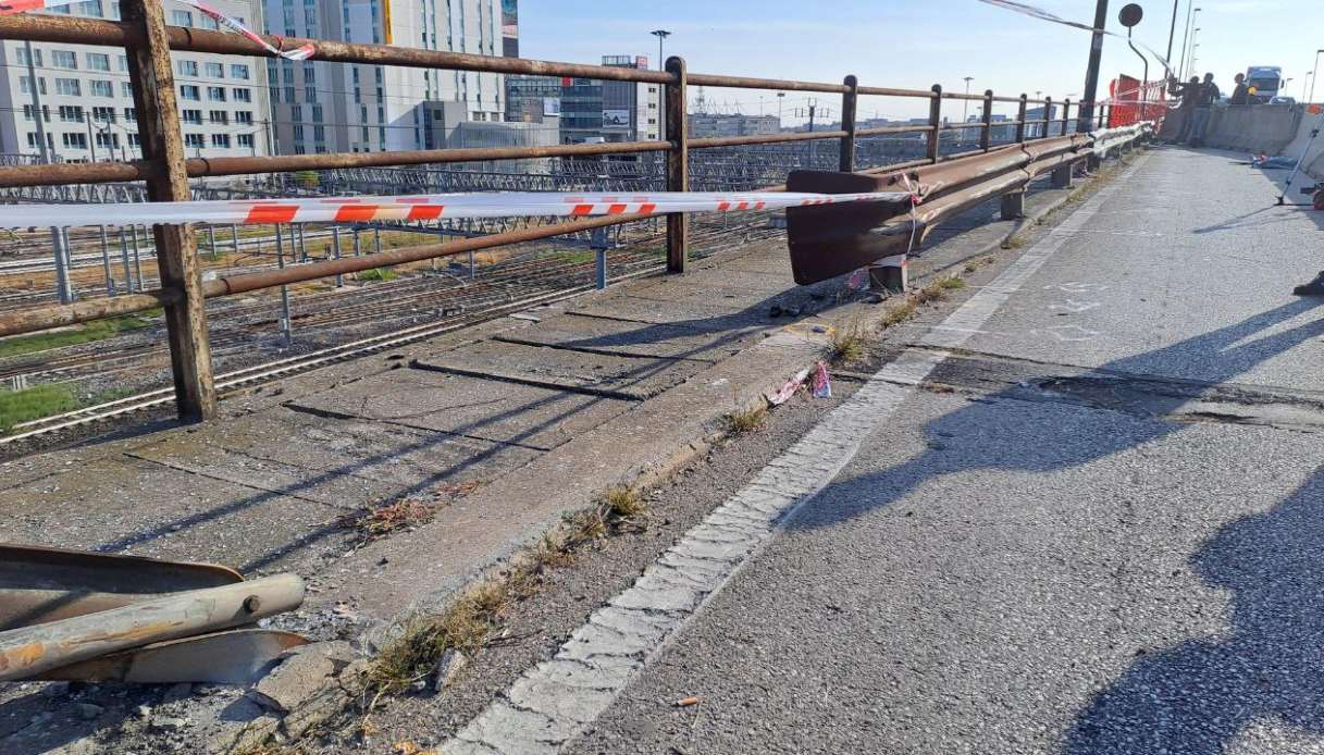 Incidente Mestre, dal guardrail col buco ai lavori fermi: cosa si sa