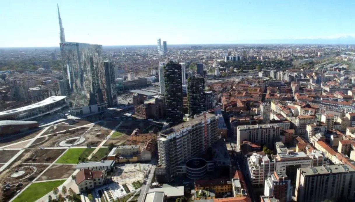 Gli italiani lasciano le grandi città: dove cercano casa