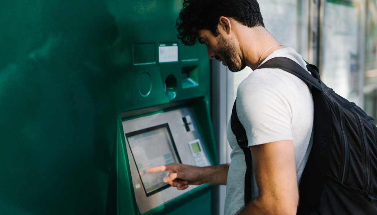 Così il digitale cambia le nostre città: farmacie, ATM, tabaccherie sempre più smart