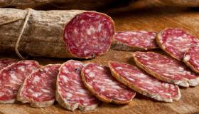 Salame ritirato dai supermercati per Listeria: “Rischio microbiologico”