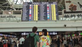 Voli, stangata di Natale con prezzi folli: le tratte più care