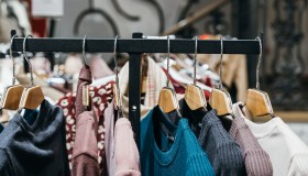 “Passaporto digitale” e divieto di distruzione dei vestiti invenduti, cosa prevede il Regolamento Ecodesign