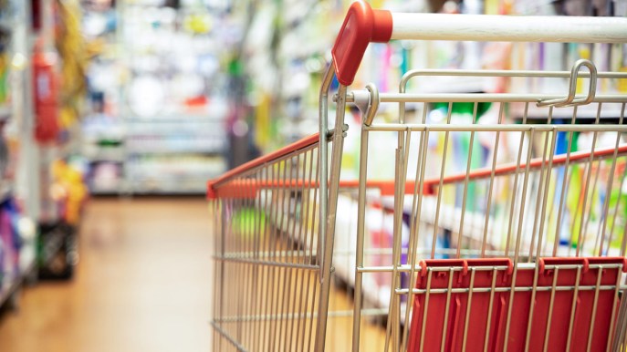 Consumatori: flop trimestre anti-inflazione. Ma Istat certifica frenata prezzi
