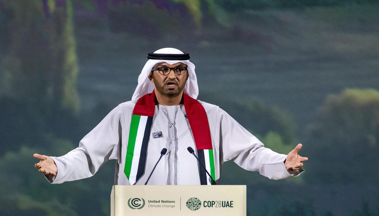 Bufera COP28, il presidente Al Jaber: “Senza petrolio si torna alle caverne”. Duro scontro Emirati Onu