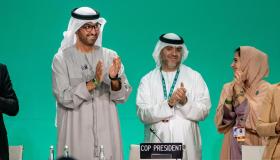 Alla COP28 raggiunto un accordo storico: “Fuoriuscita dai combustibili fossili”