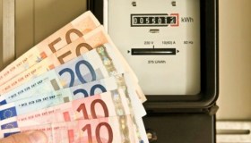 Bollette, il prezzo della luce scende del 10,8% nel primo trimestre 2024