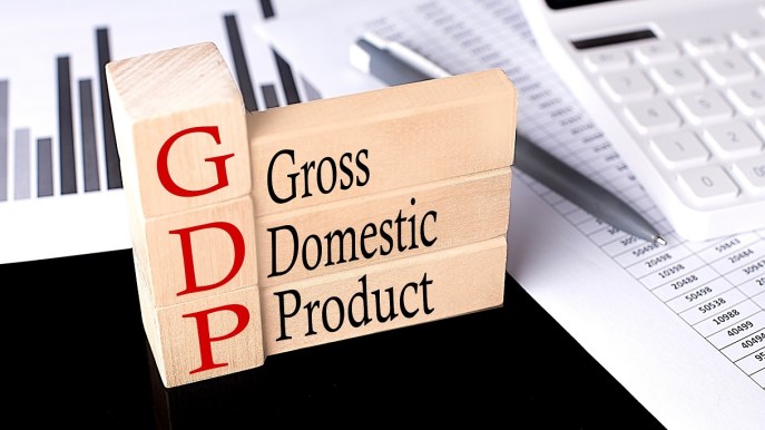 L’Istat rivede al rialzo il PIL: piccola luce ma consumi ristagnano