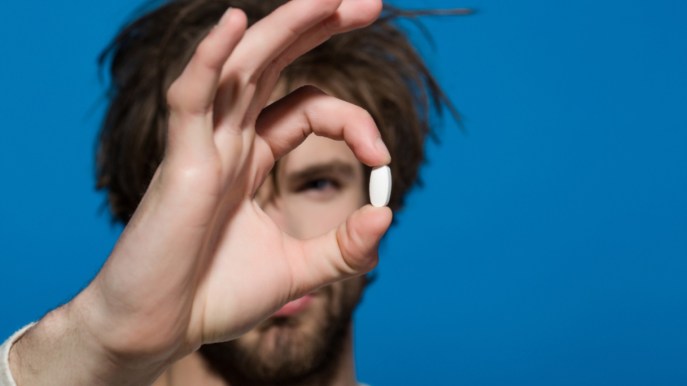 Arriva la prima pillola anticoncezionale per l’uomo: come funziona