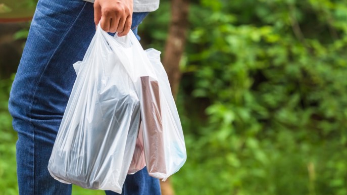 Ue boccia il divieto italiano sui sacchetti di plastica monouso