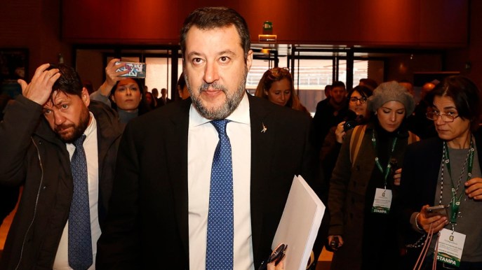 Salvini precetta lo sciopero del 15 dicembre: stop ai trasporti solo di 4 ore